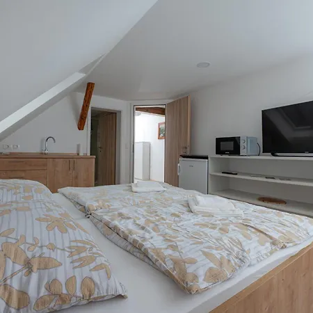 Zelena Hisa Pri Bjov * Bohinjska Bela