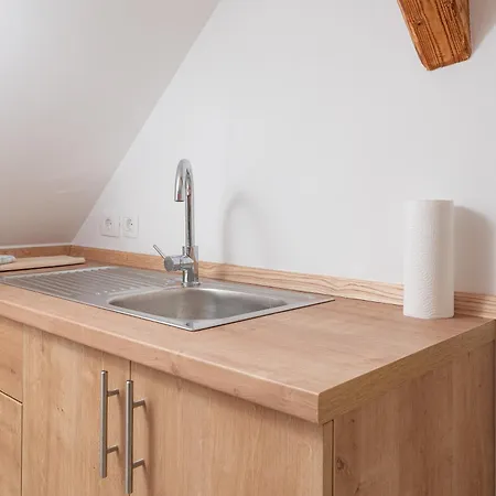 Zelena Hisa Pri Bjov *