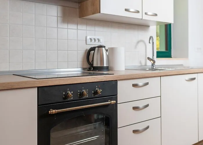 Daire Zelena Hisa Pri Bjov *