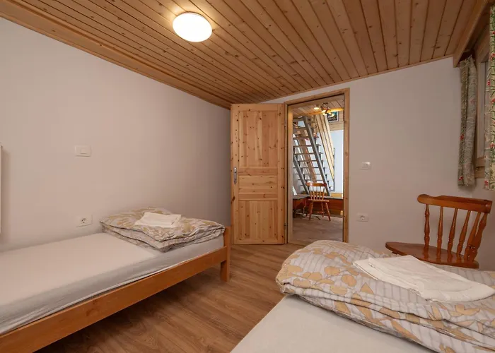 Daire Zelena Hisa Pri Bjov