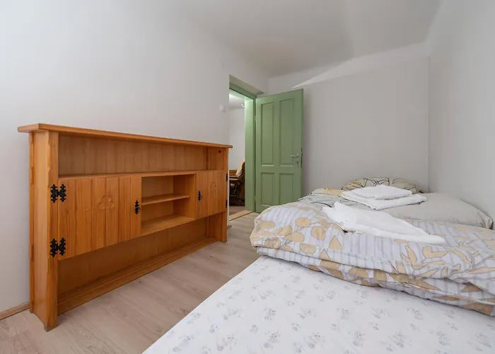 Zelena Hisa Pri Bjov Daire Bohinjska Bela