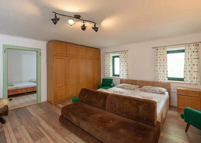 Zelena Hisa Pri Bjov Bohinjska Bela