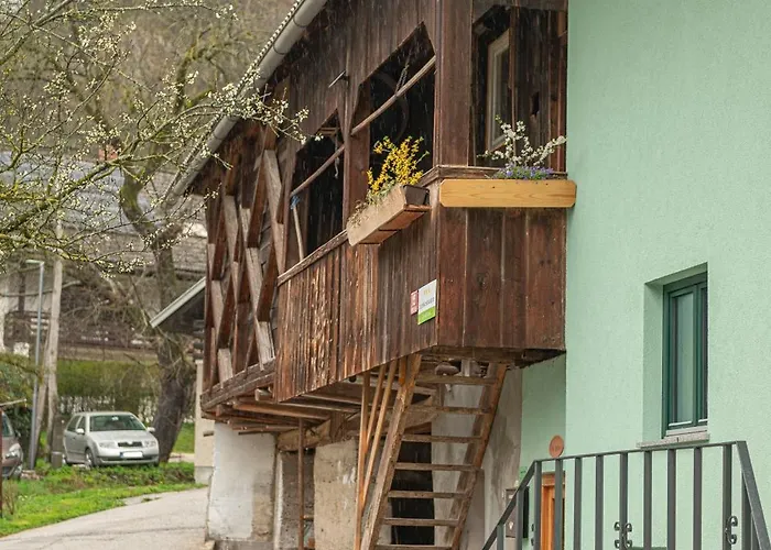 Zelena Hisa Pri Bjov * Bohinjska Bela