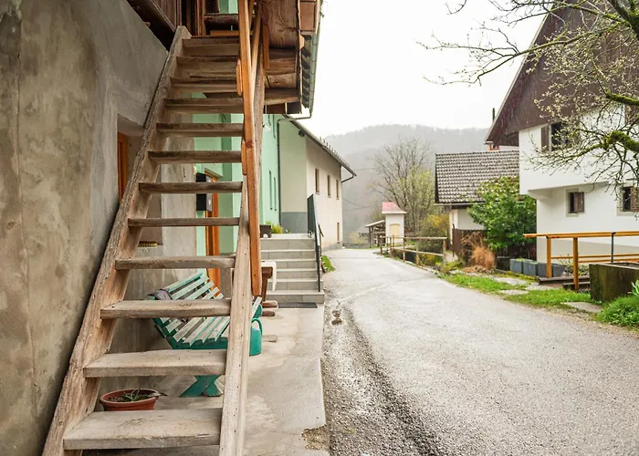 Zelena Hisa Pri Bjov