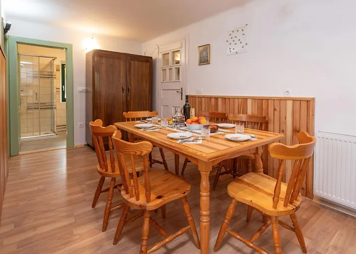 Zelena Hisa Pri Bjov * Bohinjska Bela