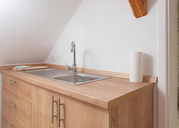 Zelena Hisa Pri Bjov *