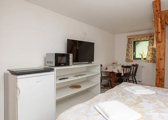 Zelena Hisa Pri Bjov 波希基斯卡贝拉